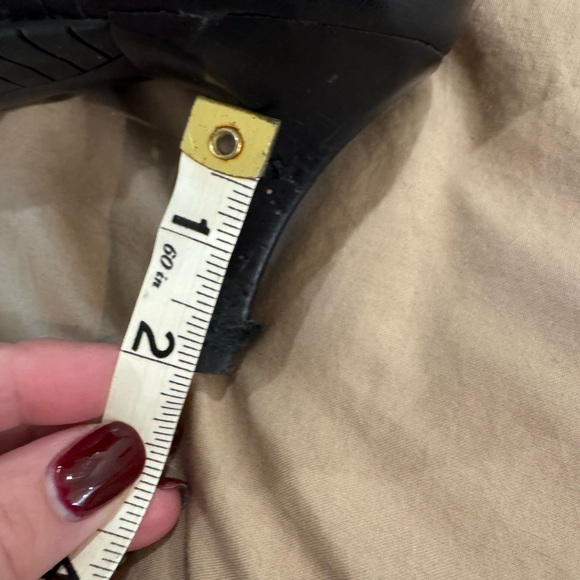 Great black pointed toe heel🖤 - Picture 5 of 5